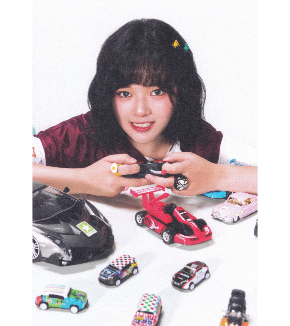 KARTA POCZTOWA: TWICE - COLLECTOR 2025 SEASON'S GREETINGS - JEONGYEON VER.