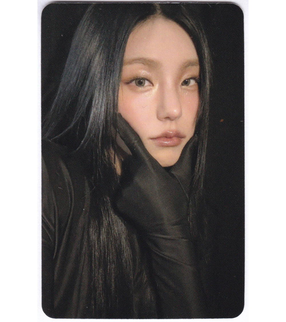 KARTA: YEJI [ITZY] - AIR - PHOTOBOOK VER. A