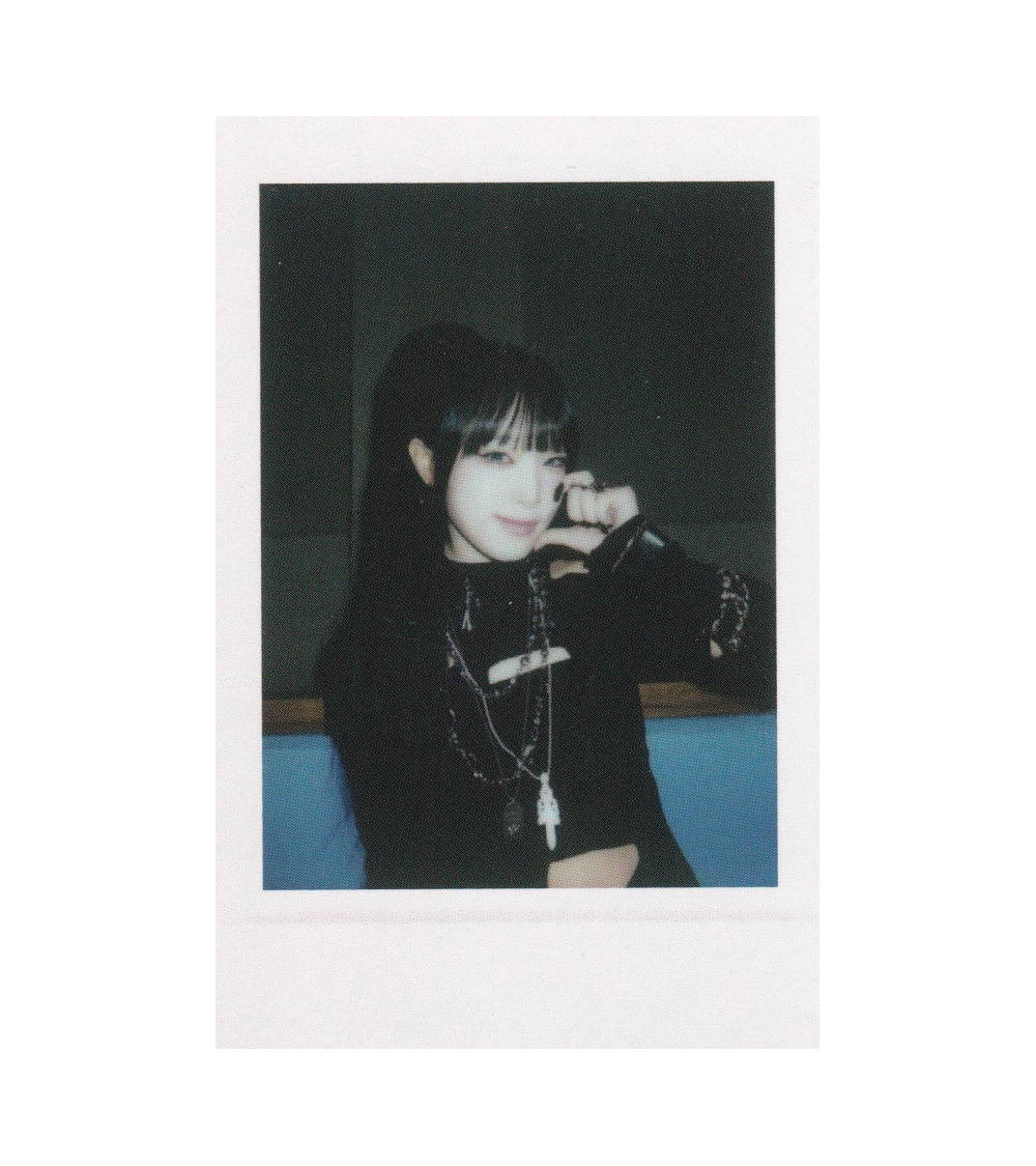 KARTA: YENA - 네모네모 - POLAROID VER. 2