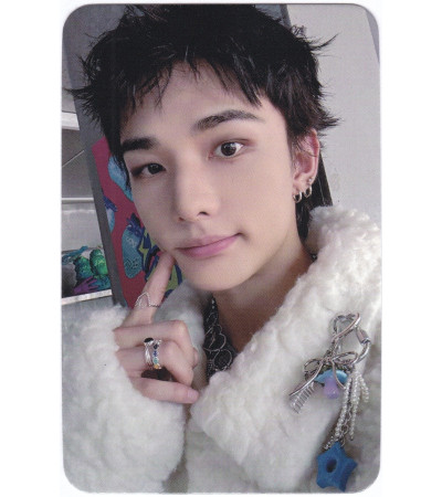 KARTA: STRAY KIDS - STARLIGHT SUPPER CLUB 2026 SEASON'S GREETINGS - ALADIN VER. HYUNJIN